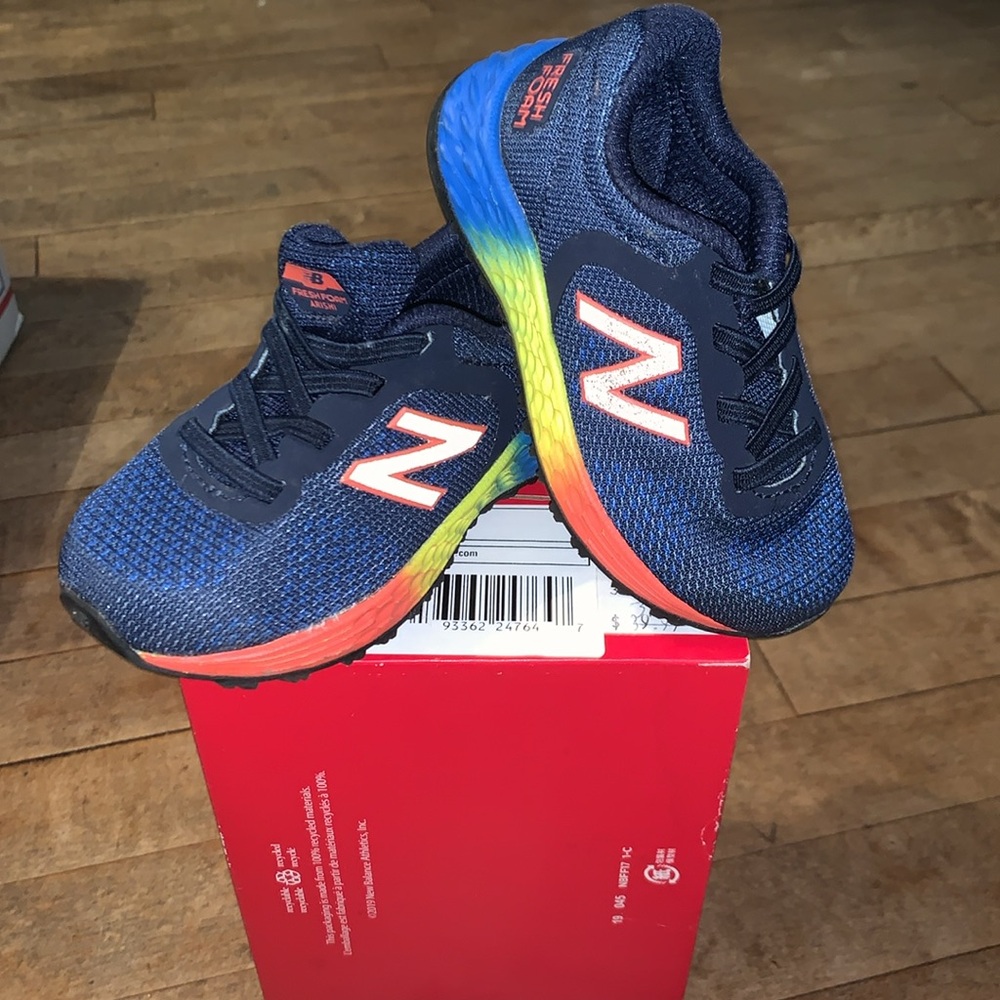 *SOLD!*New Balance Neon Rainbow Little kids size 6